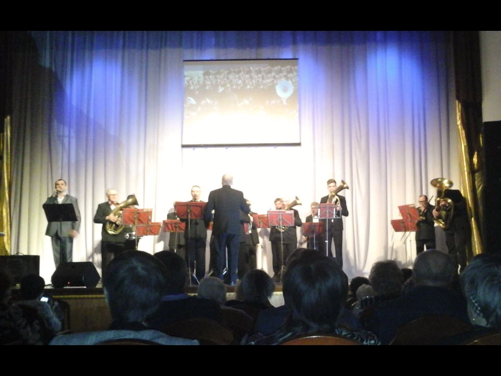  В программу гала-концерта включили выступления льговских духовых оркестров под управлением Виктора Серикова