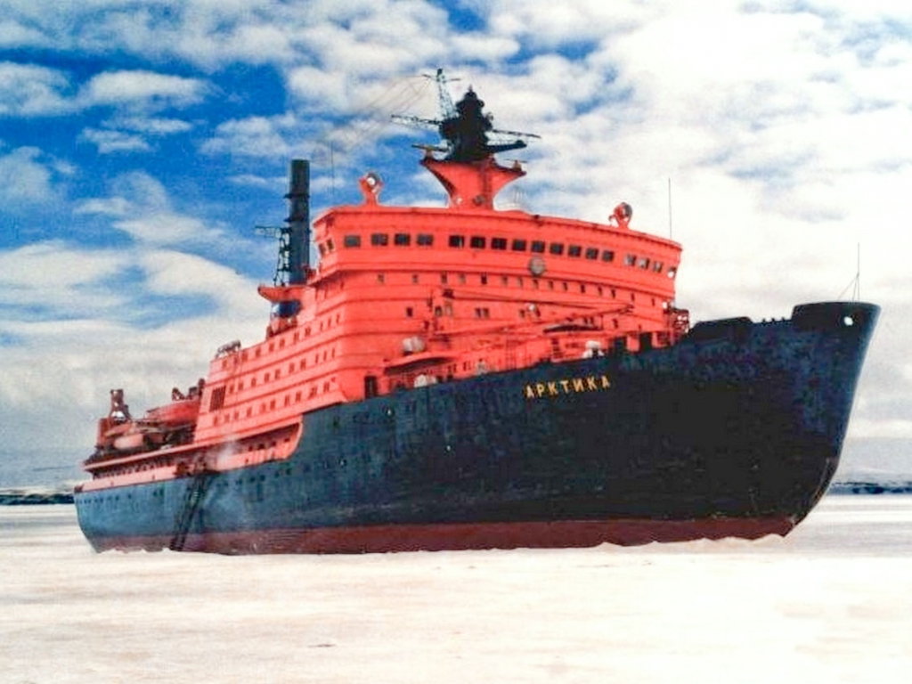 За время похода на Северный полюс ледокол прошел 3852 морских мили, в том числе 1200 миль с преодолением многолетнего льда
