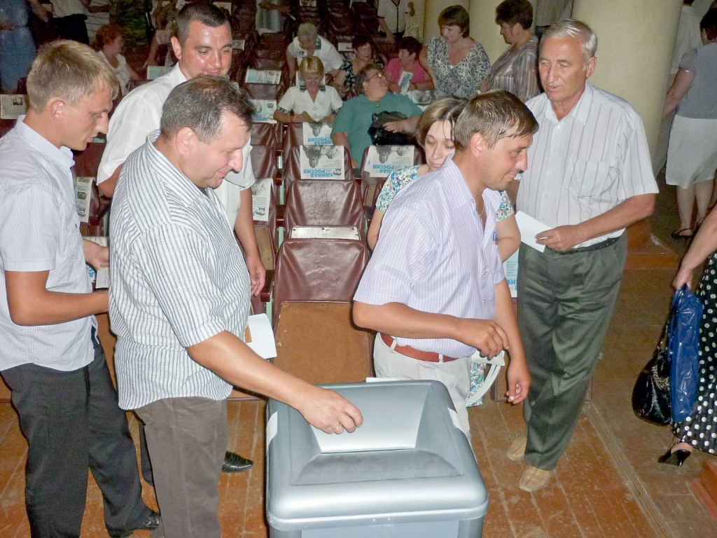 «Единая Россия» проведет предварительное голосование по выдвижению кандидатур для участия в выборах главы Льговского района и