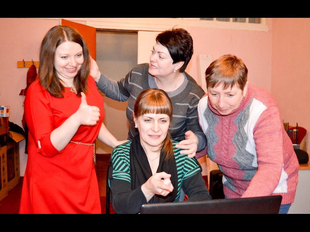 Слева направо: Татьяна Володькина, Юлия Ковалева, Надежда Легких, сидит Ольга Родюкова