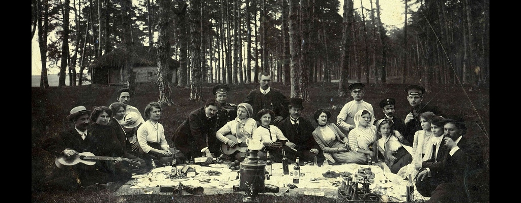 Вот так льговчане проводили праздники в начале прошлого века. Фото, датированное 1 мая 1911 года, – из семейного архива Лаппо