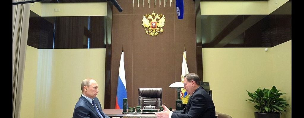 Отдельно Владимир Путин и Александр  Михайлов обсудили вопрос регионального  финансирования.